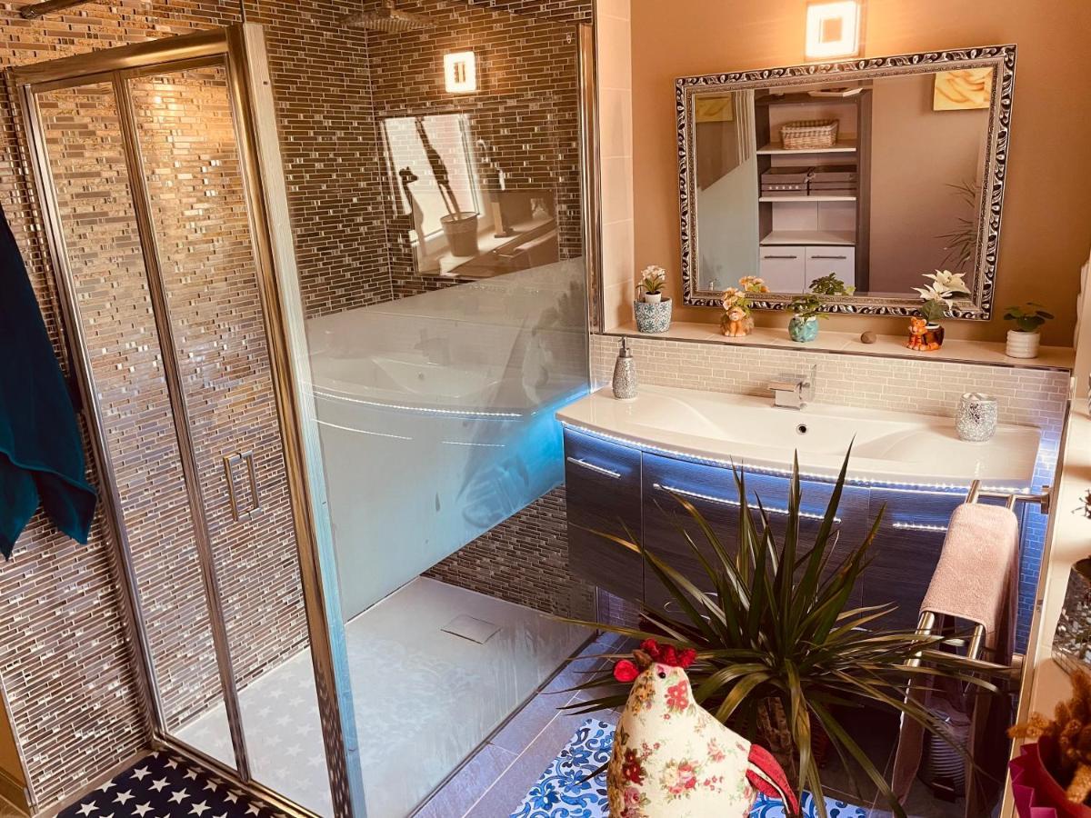 Charming House With Terrace Casa Canaria Apartment Bad Pyrmont