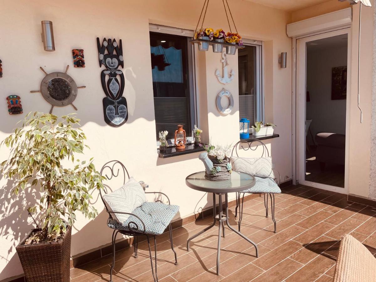 Charming House With Terrace Casa Canaria Apartment Bad Pyrmont